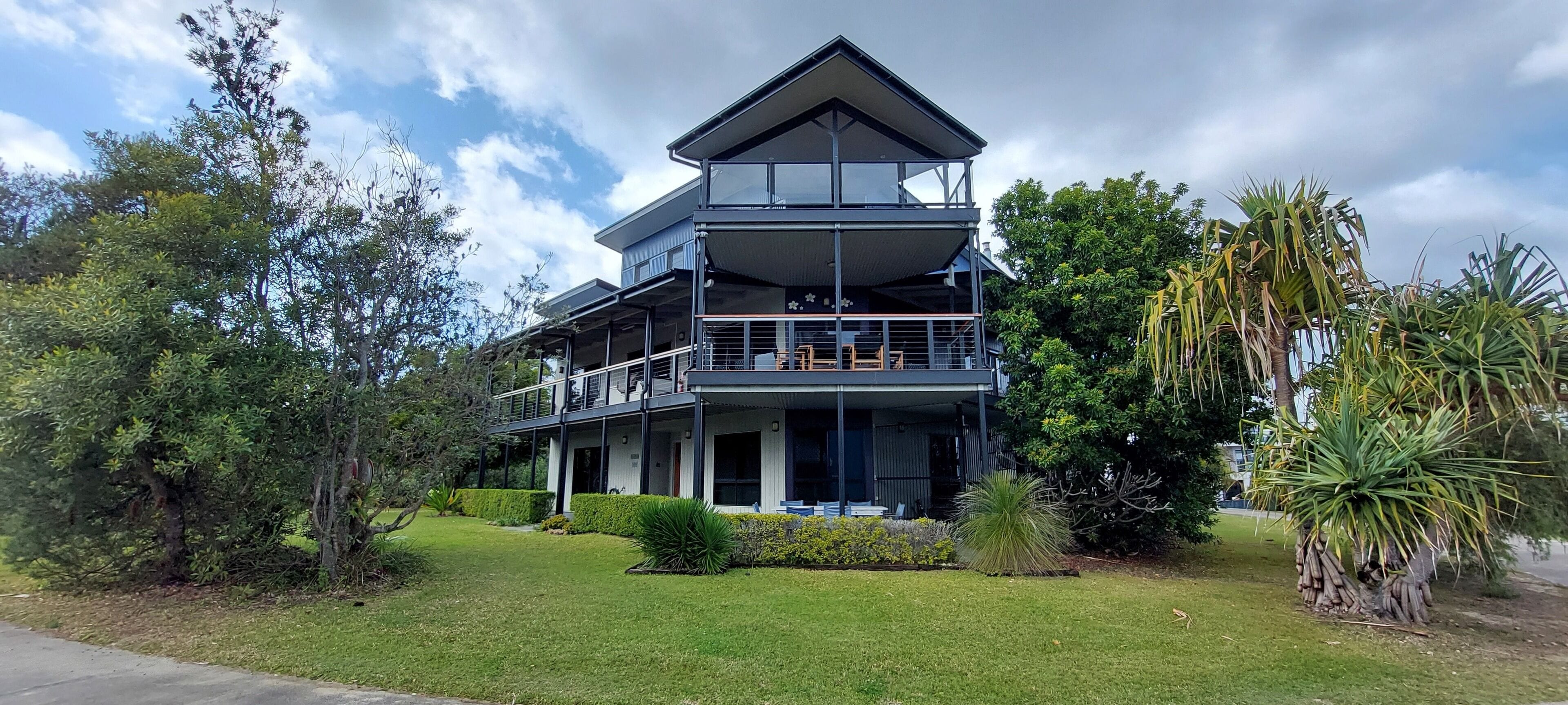 TOP OF THE BAY TANGALOOMA with 180 degree VIEW OF MORETON BAY