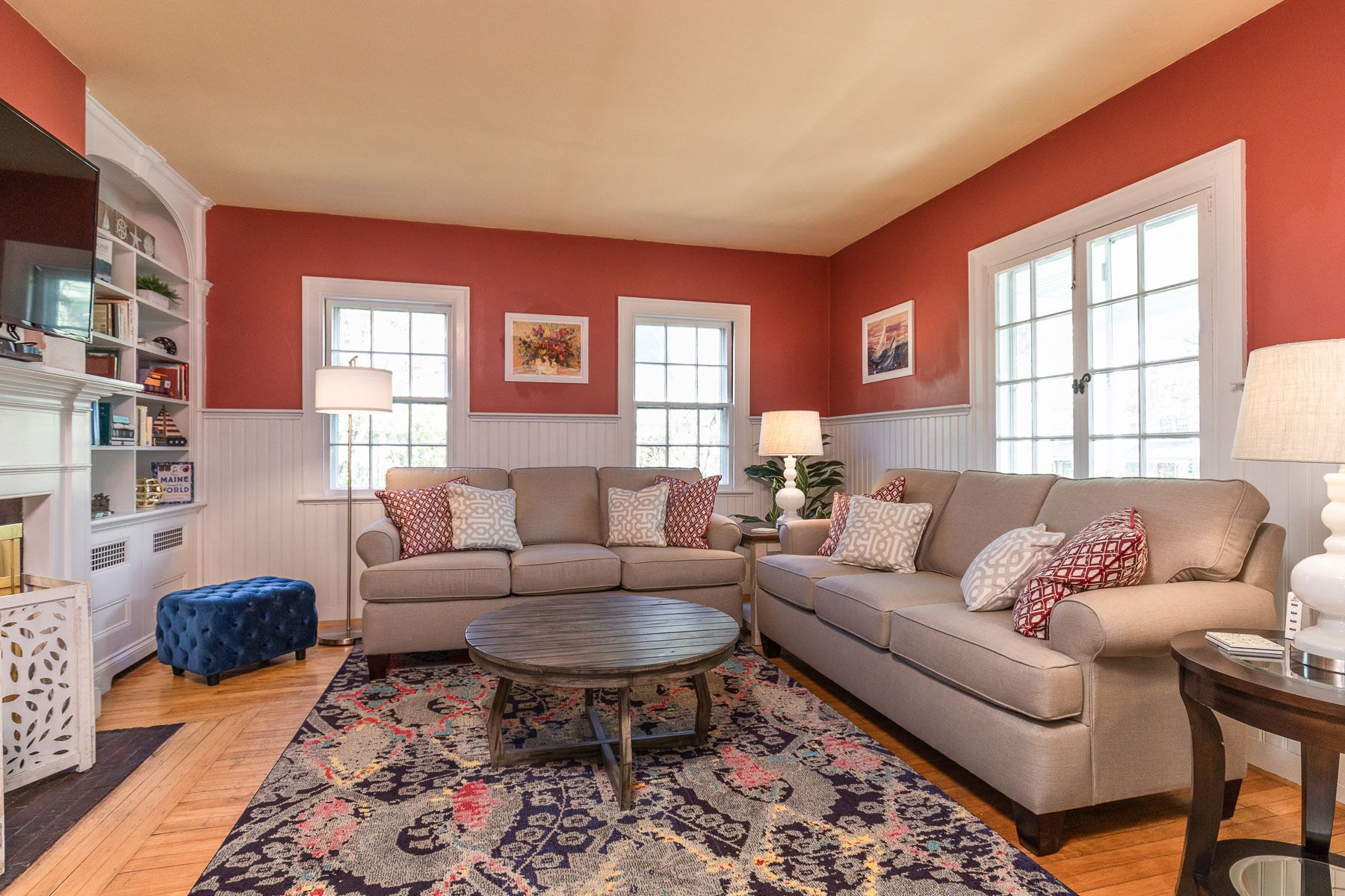 Gorgeous home: walk to beach, harbor, cliff walk, wiggly bridge, dining etc.