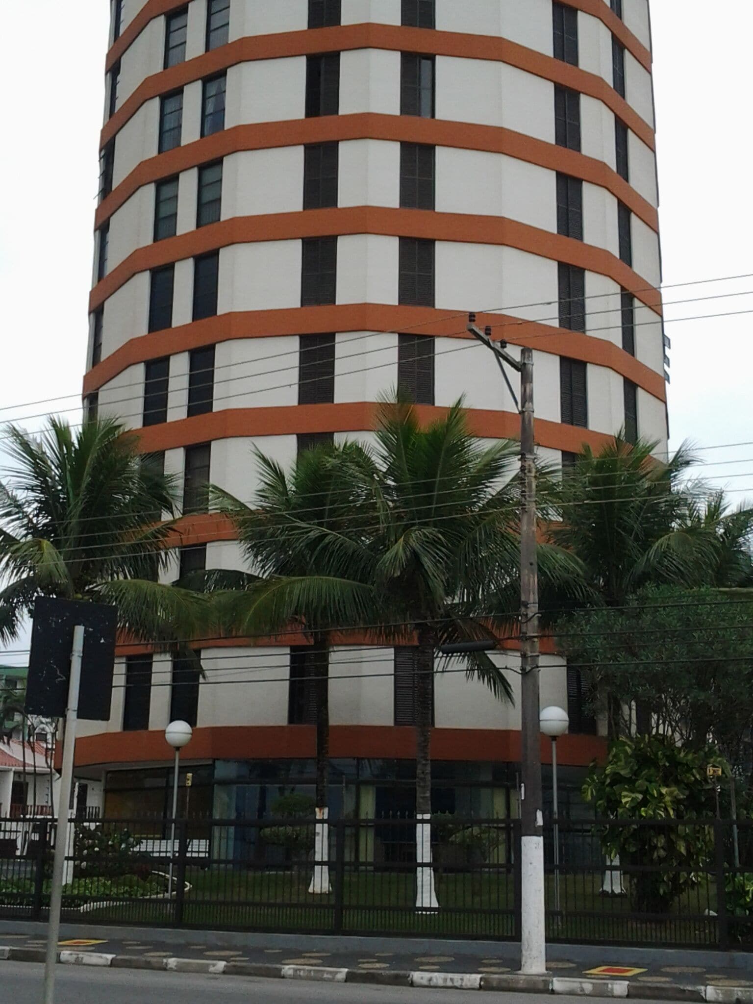 Redondo Beach Avenue Building