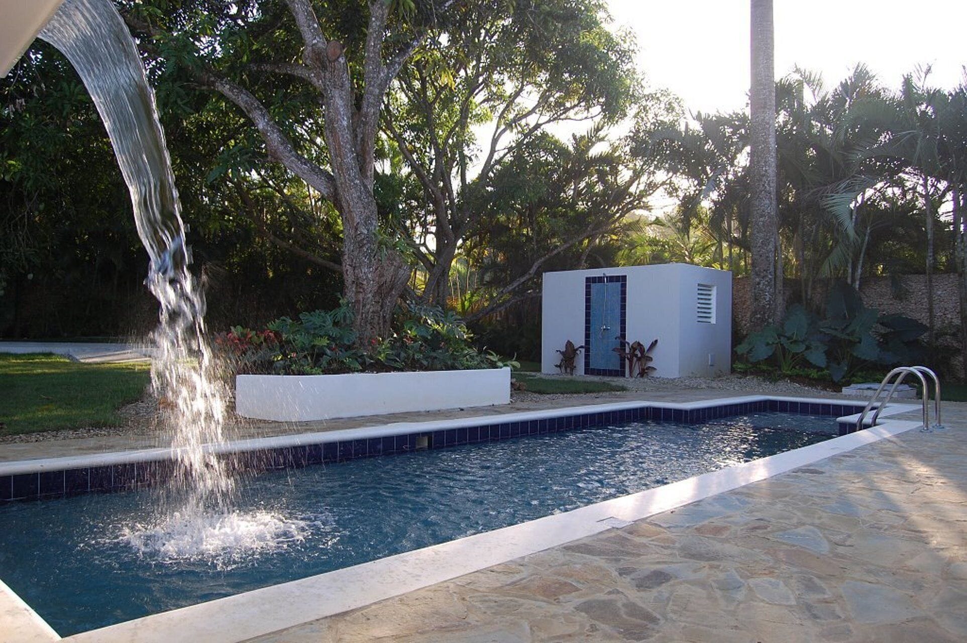 3BD Villa, Private Pool With Waterfall, Tropical Garden, Steps From Sandy Beach!