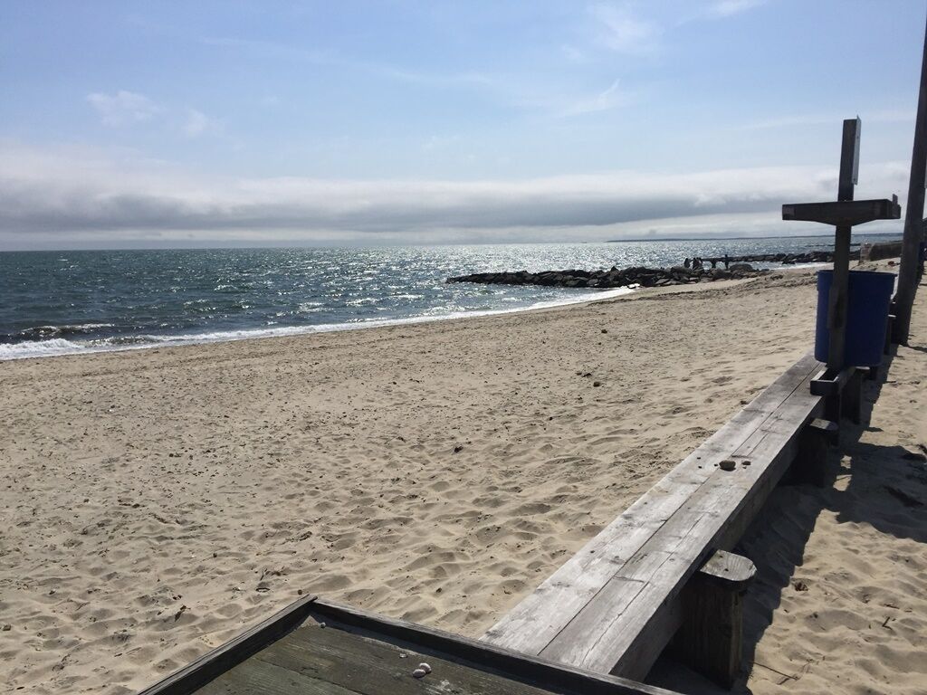 4 BR Dennis Port Home Near Sea Street Beach Central A/C (1975)