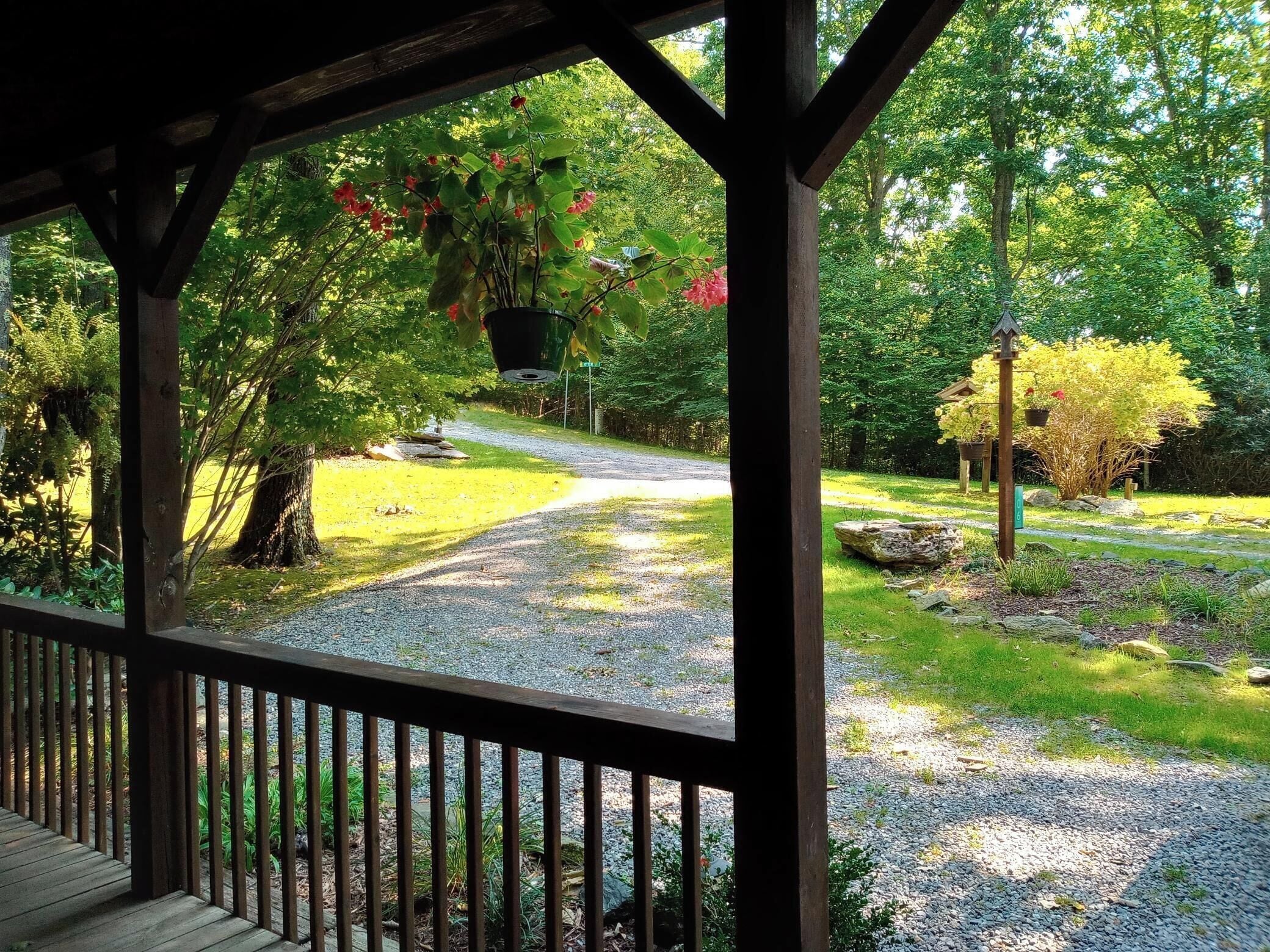 Family Fun Cabin-Hike Otter Falls/Firepit/New Hot Tub/TheatreRoom/Ideal Location