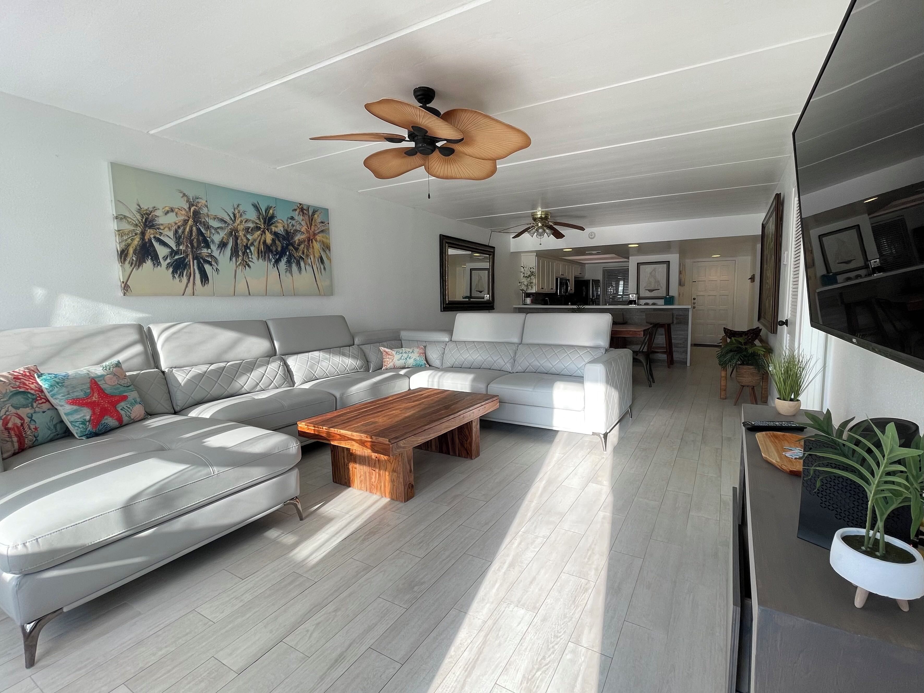 BEACHVIEW 102 - DIRECTLY ACROSS FROM THE BEACH!!!