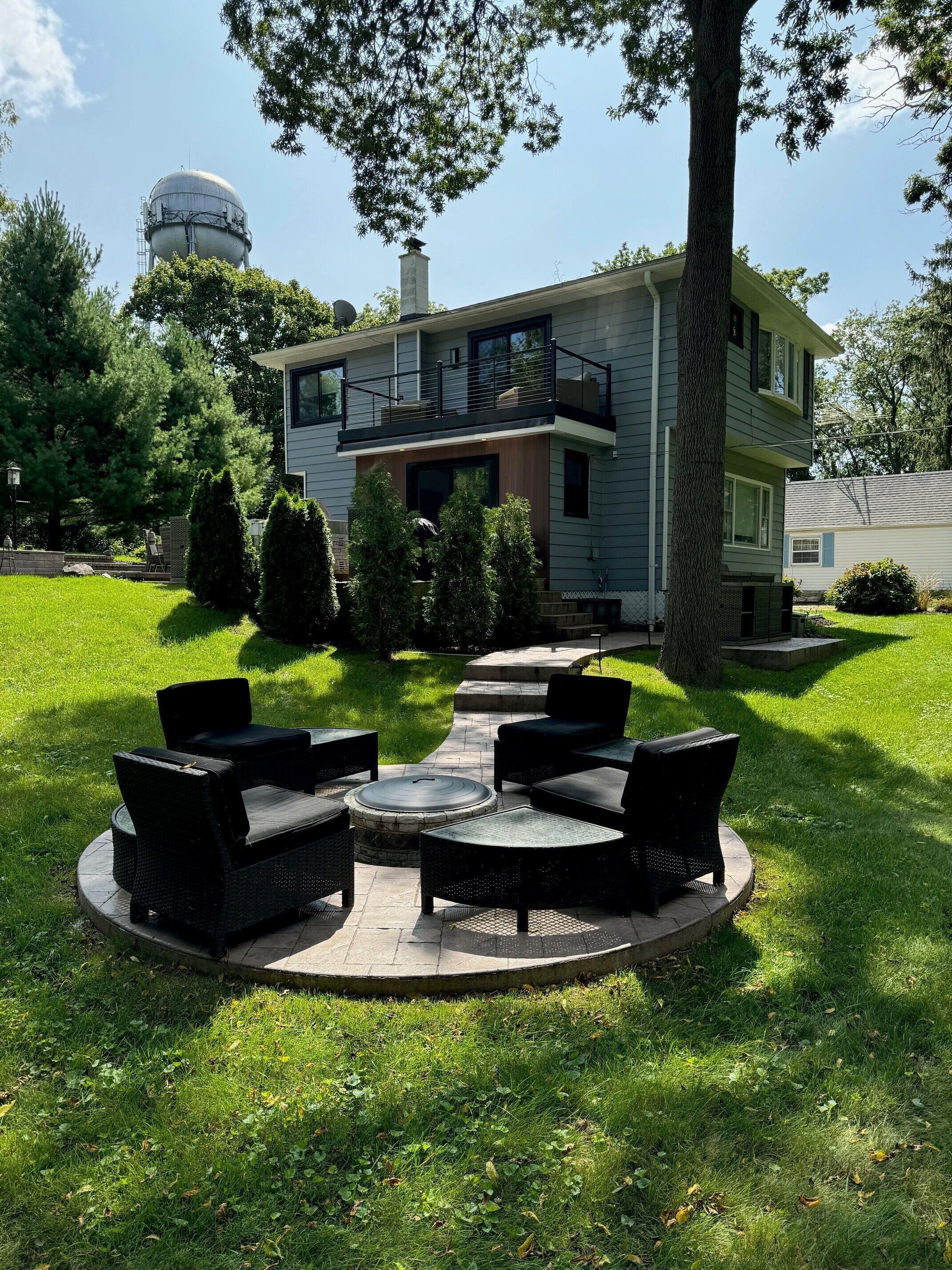 3 Bedroom Home Near Lake Geneva