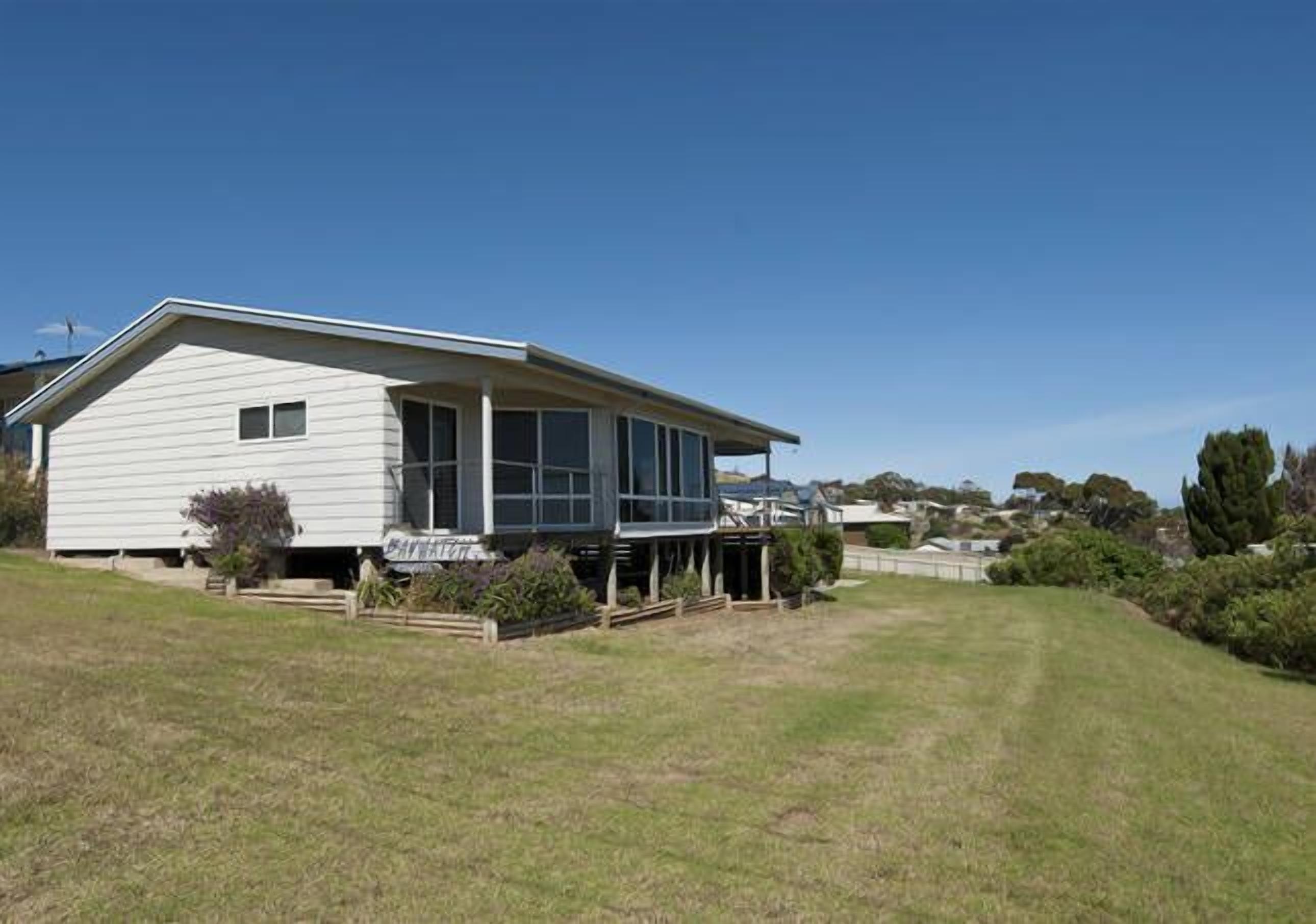 Baywatch Penneshaw KI.<br>8 Rapide drive<br>Penneshaw