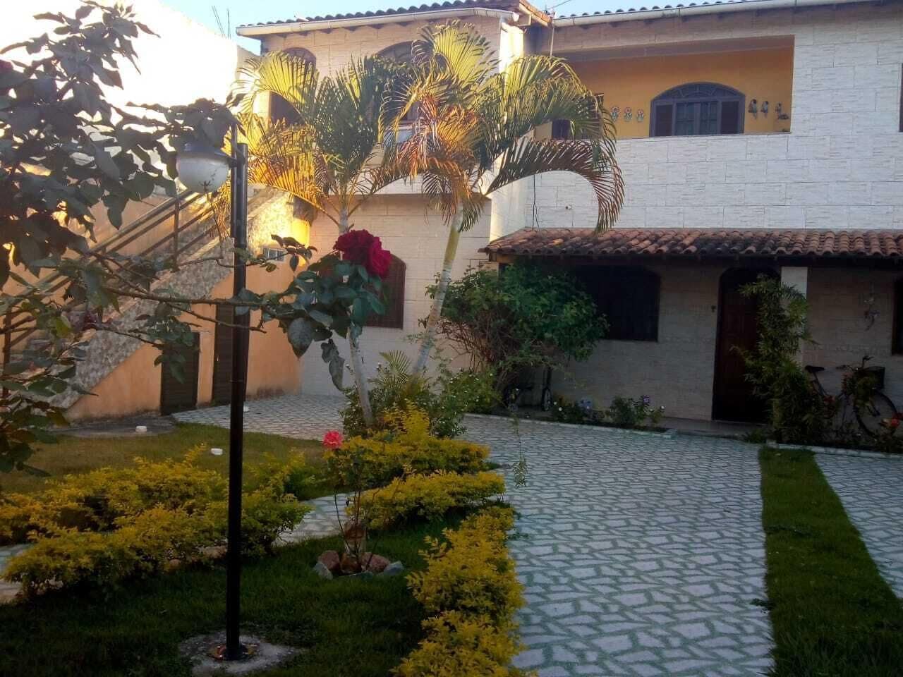 3 cozy studio apartments, cable TV, close to the beach and river.