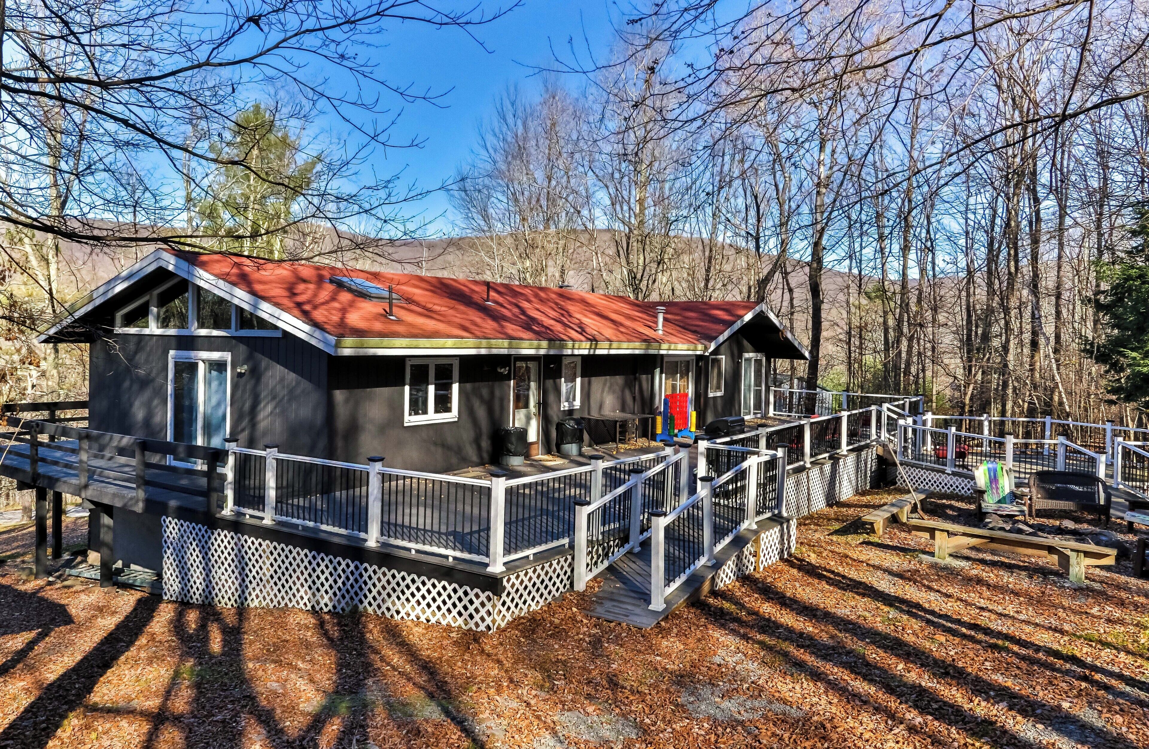 Ski hunter, Indoor pool & sauna .2 miles to slopes