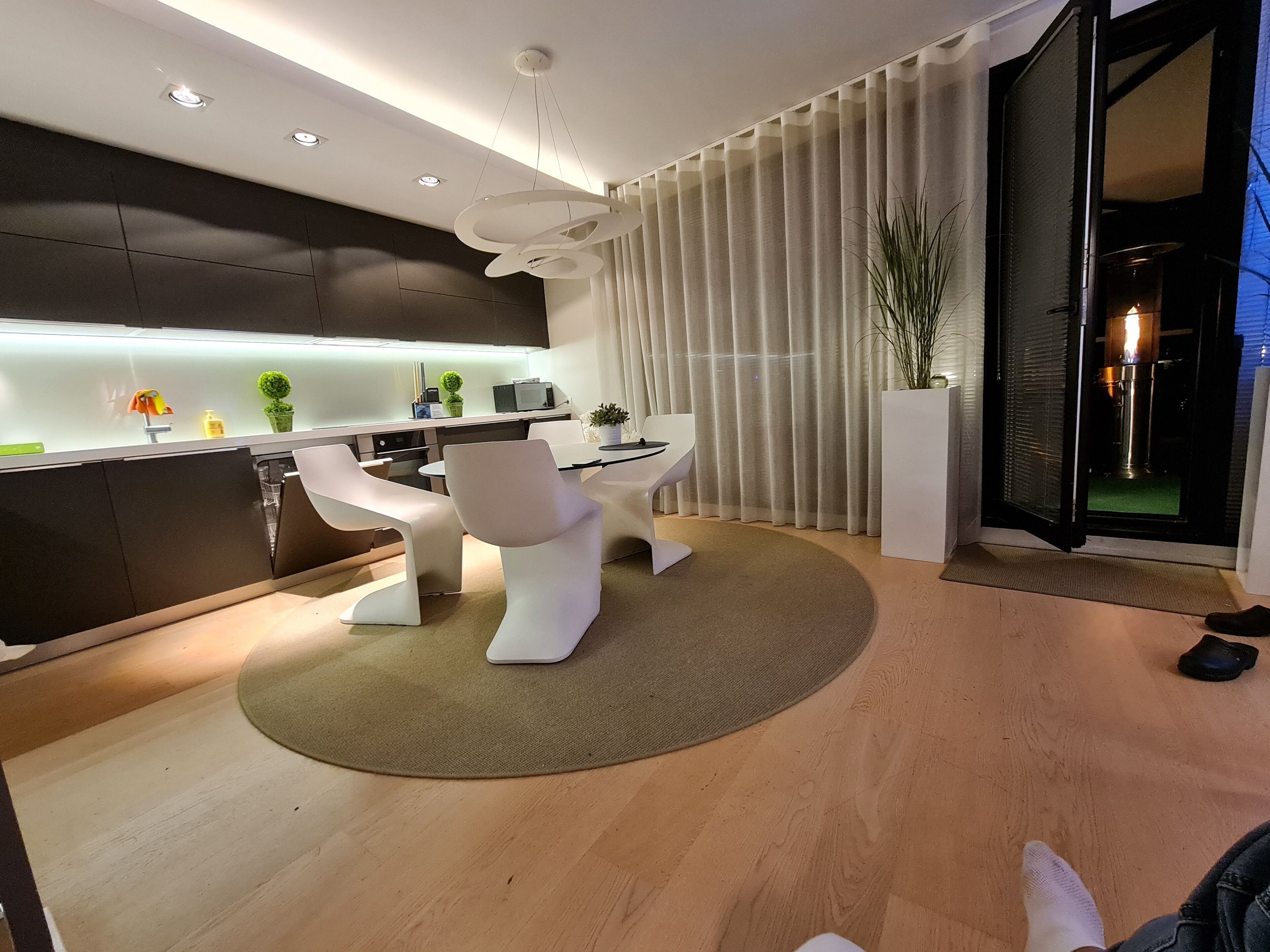 High end penthouse - large terrace