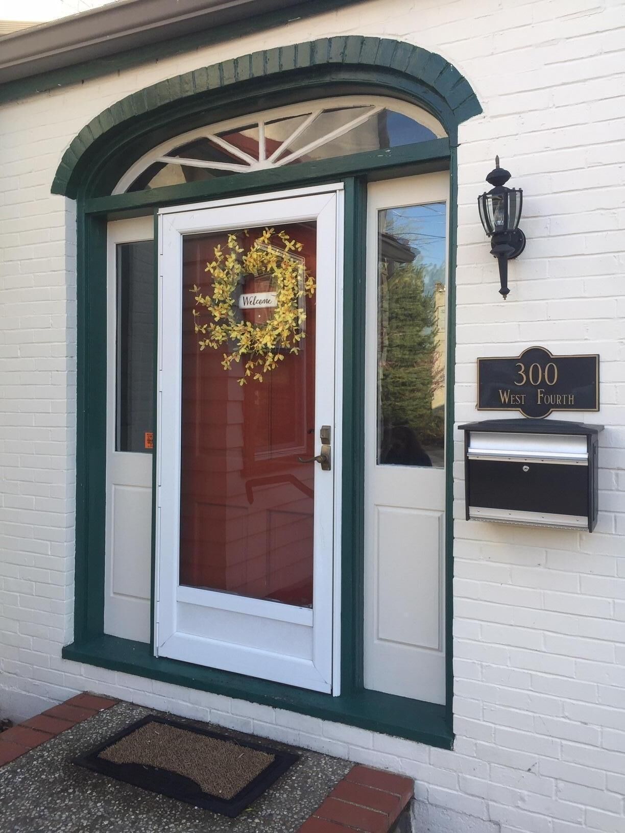 The cottage at Fourth and Elm