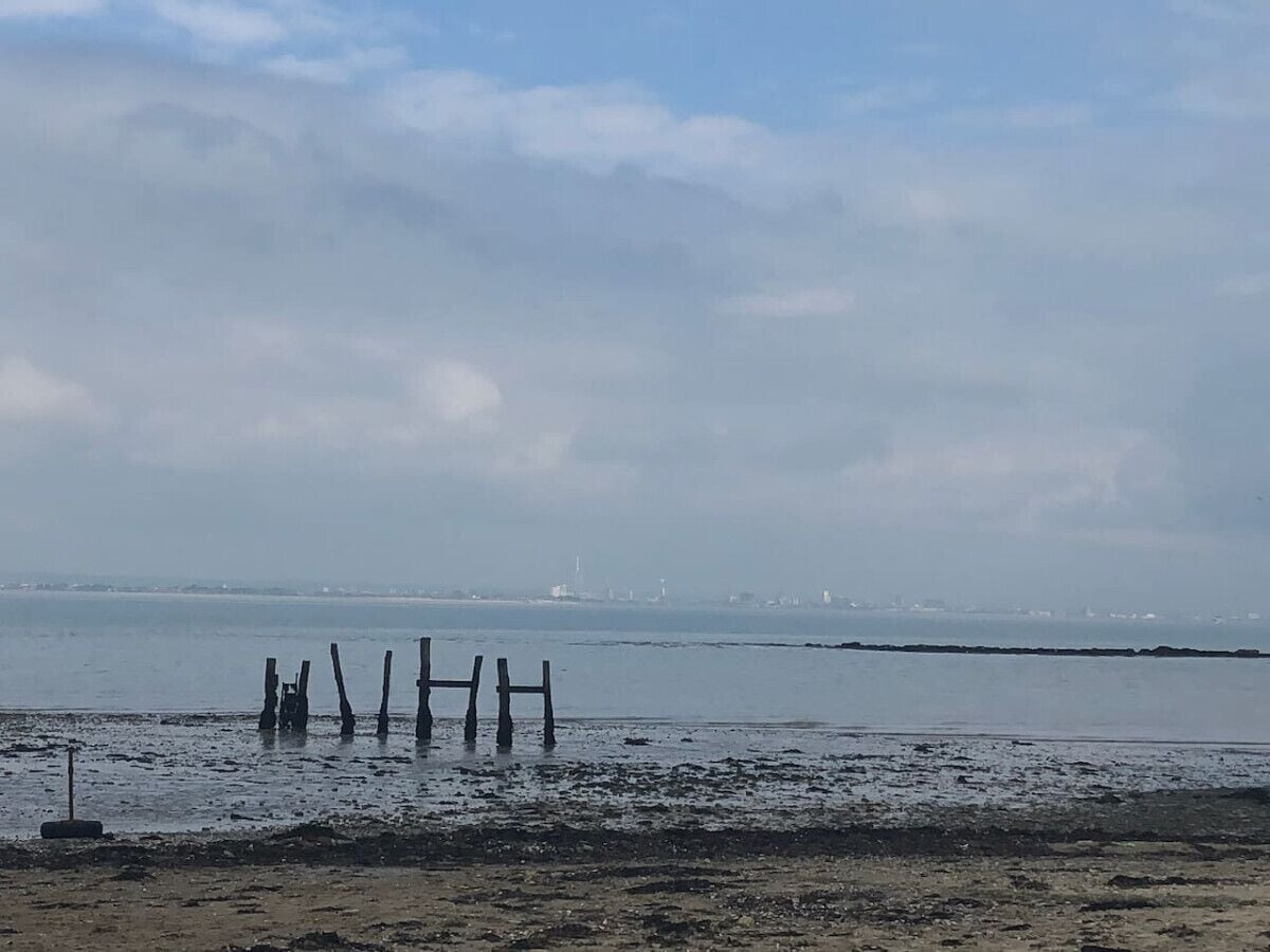 Beautiful, traditional cottage close to ferry