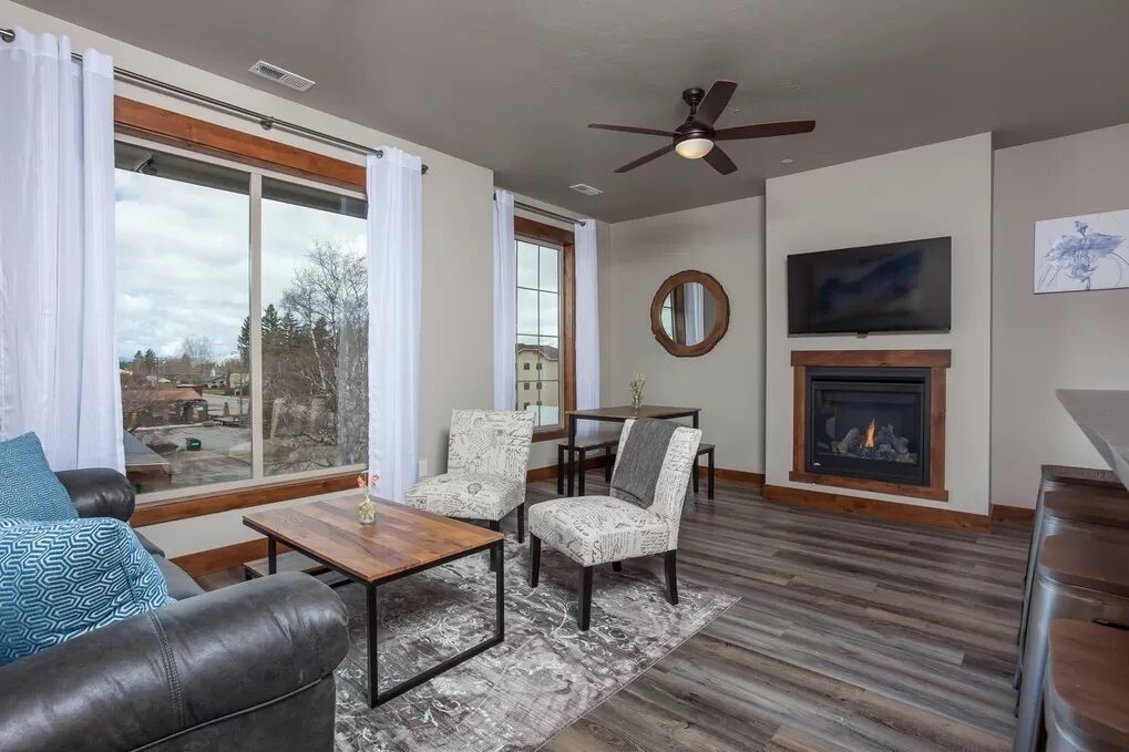 Beautiful Columbia Falls Condo - Central Location & Close To Everything