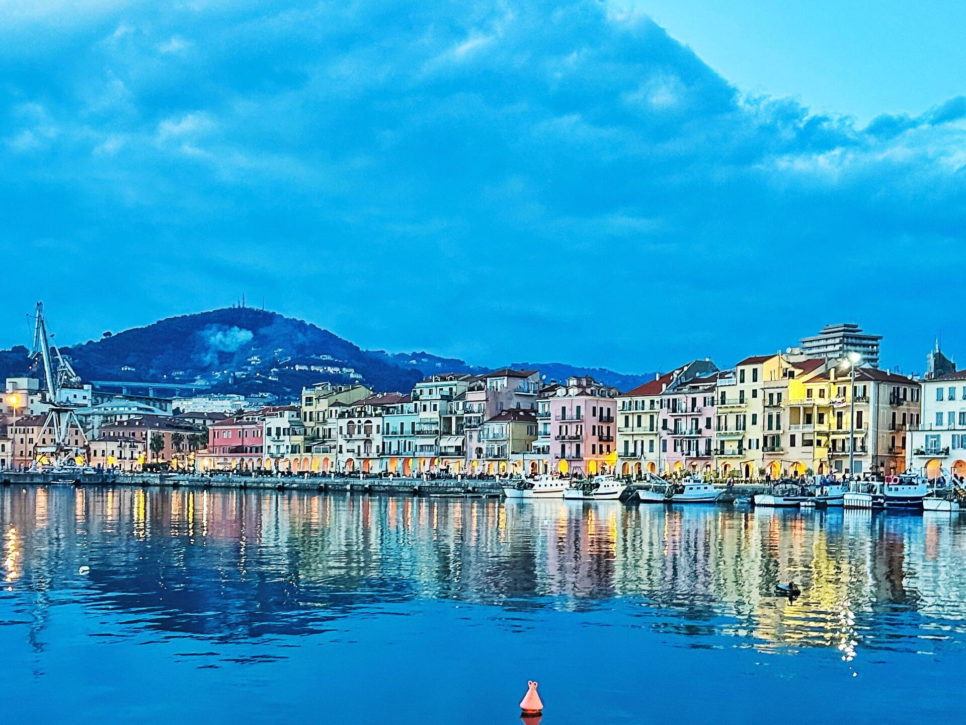 Nice apartment for 5 guests with A/C, pool, TV, terrace and parking