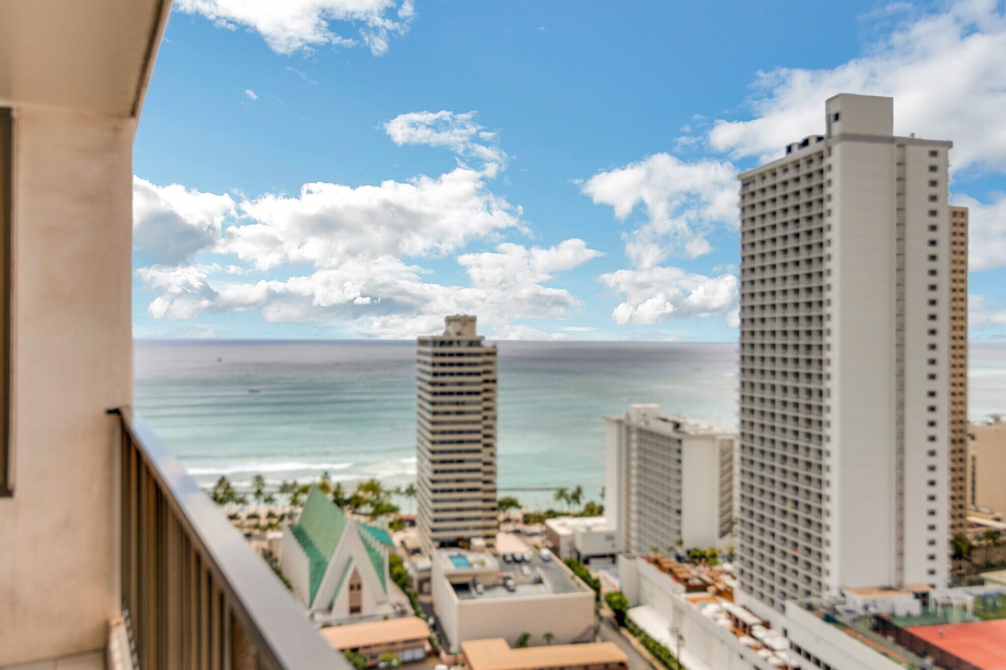 Waikiki Paradise: Oceanview Condo W/ Free Parking