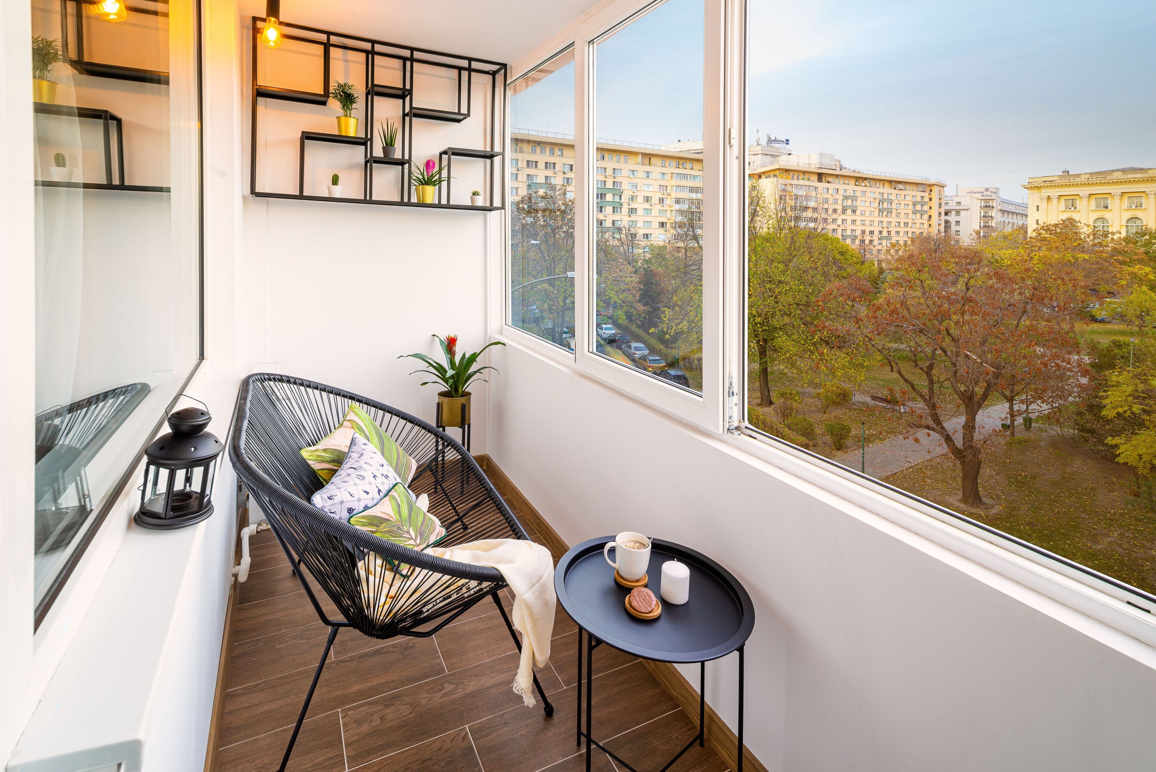 Golden Hour - One Bedroom - Next to Cismigiu Park and Victoria Avenue