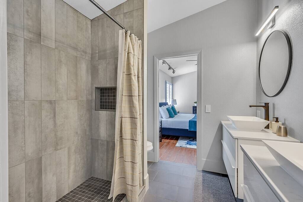 Posh Villa 8 Bdr X 5 Bth 16 Bds