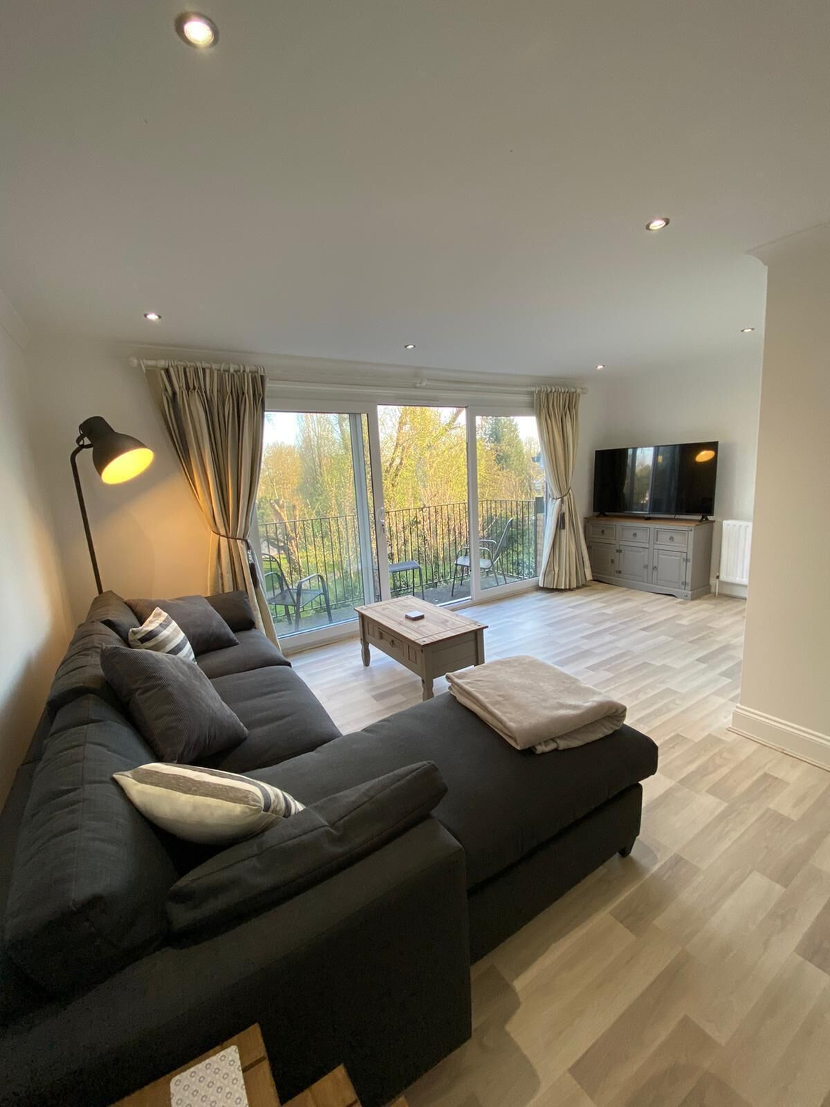 2 Bedroom Riverside Penhouse Apartment St Neots