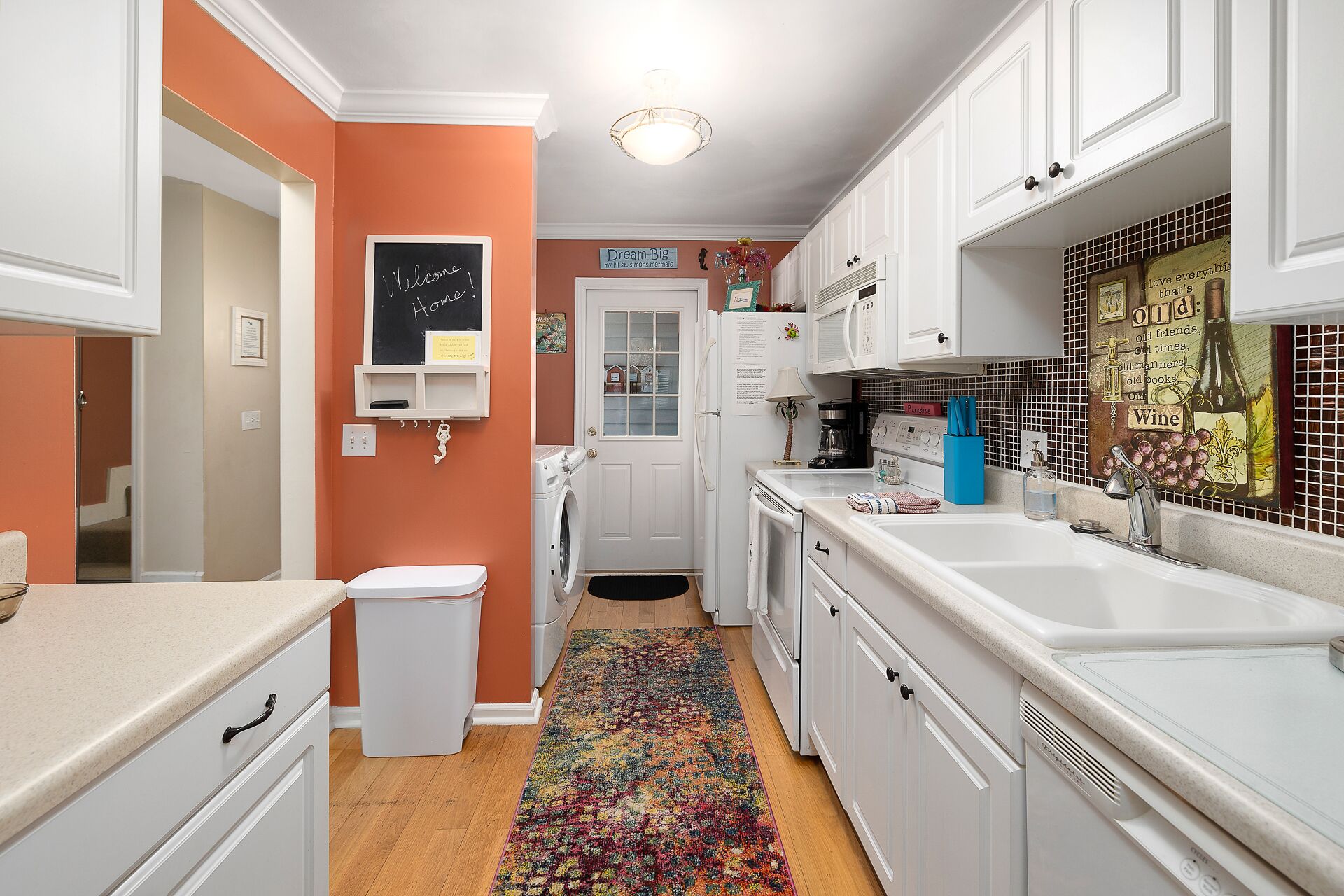 Turtles Cove- 2 bed/1.5 ba condo built over lagoon