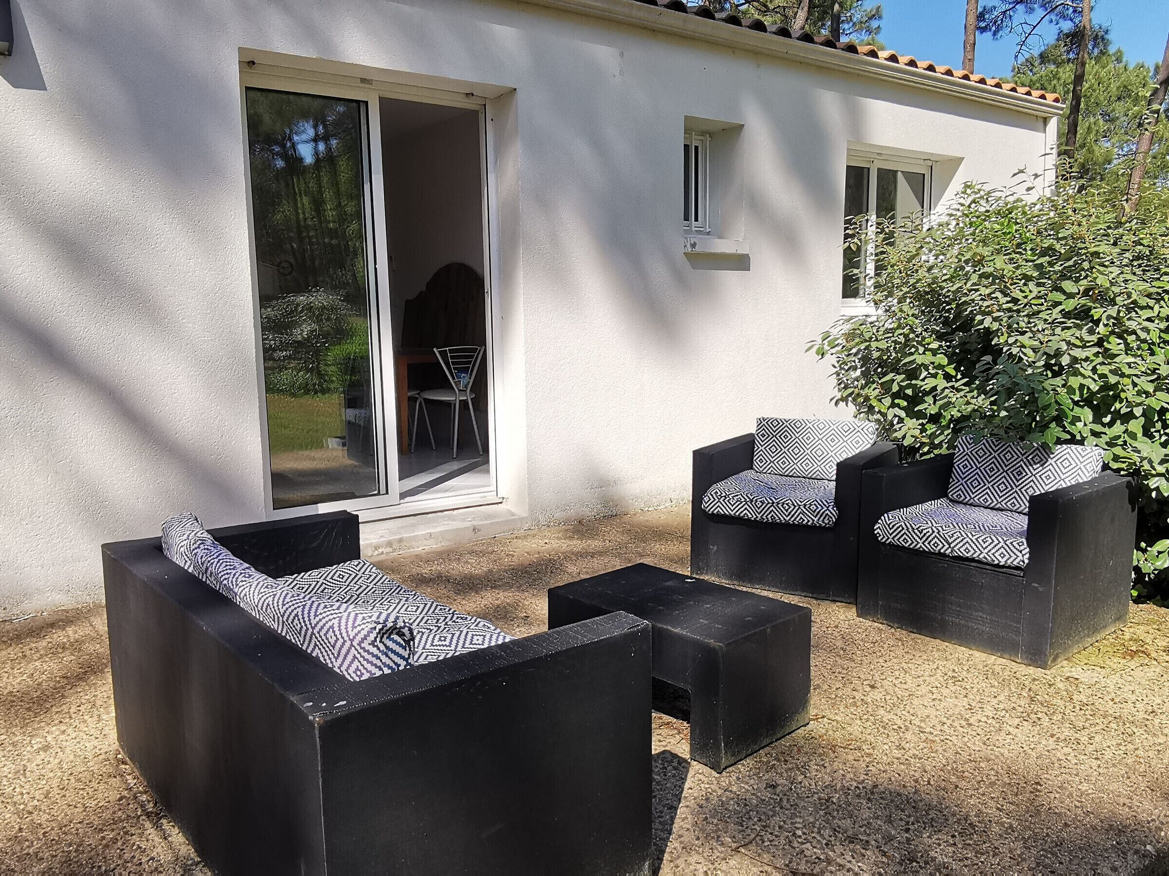 5-Bedroom Residential Villa Near Beach, WiFi, Parking