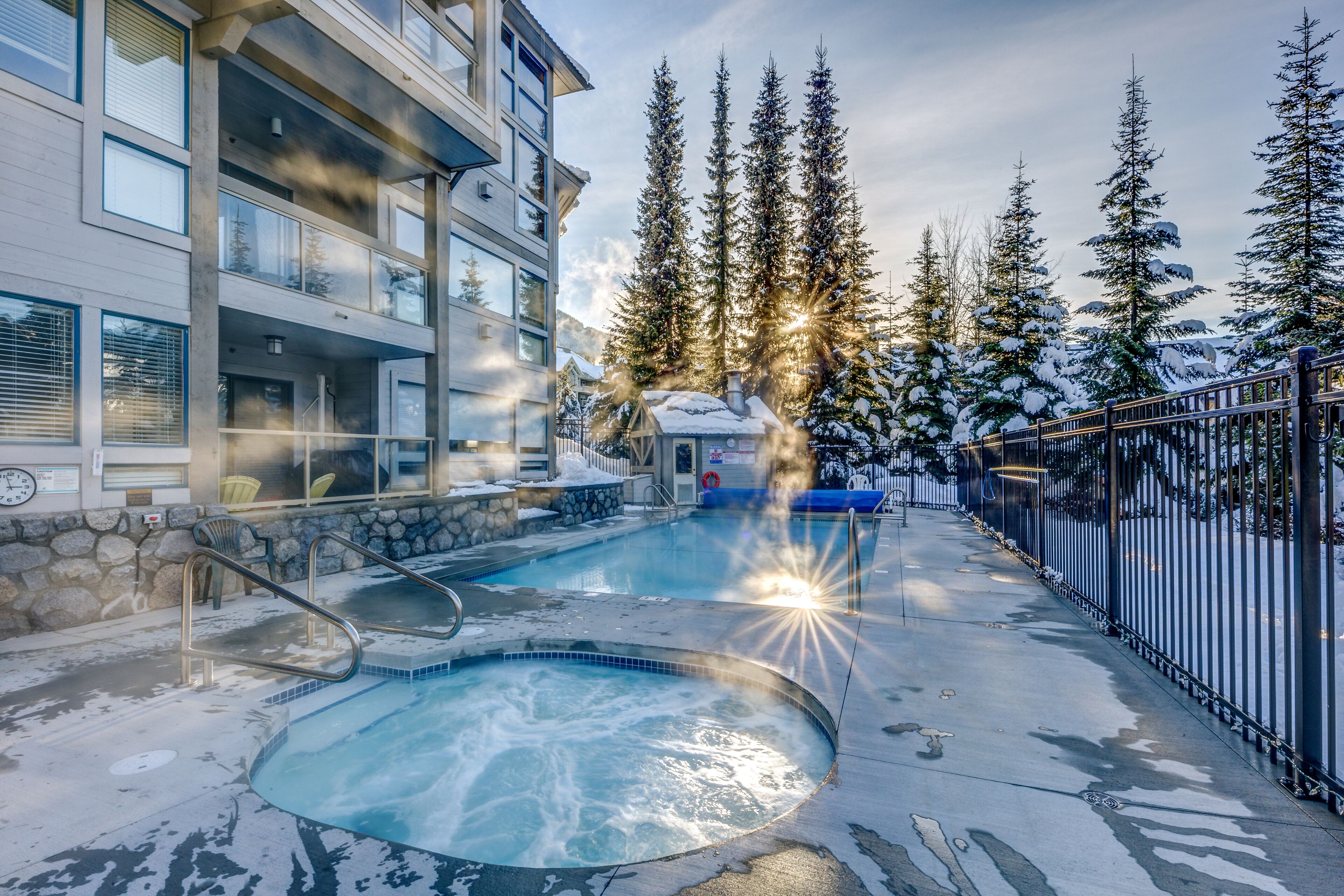 Acer Vacations | Renovated 2 Bedroom | A/C | W/D | Ski-in/Out | Pool | Greystone Lodge