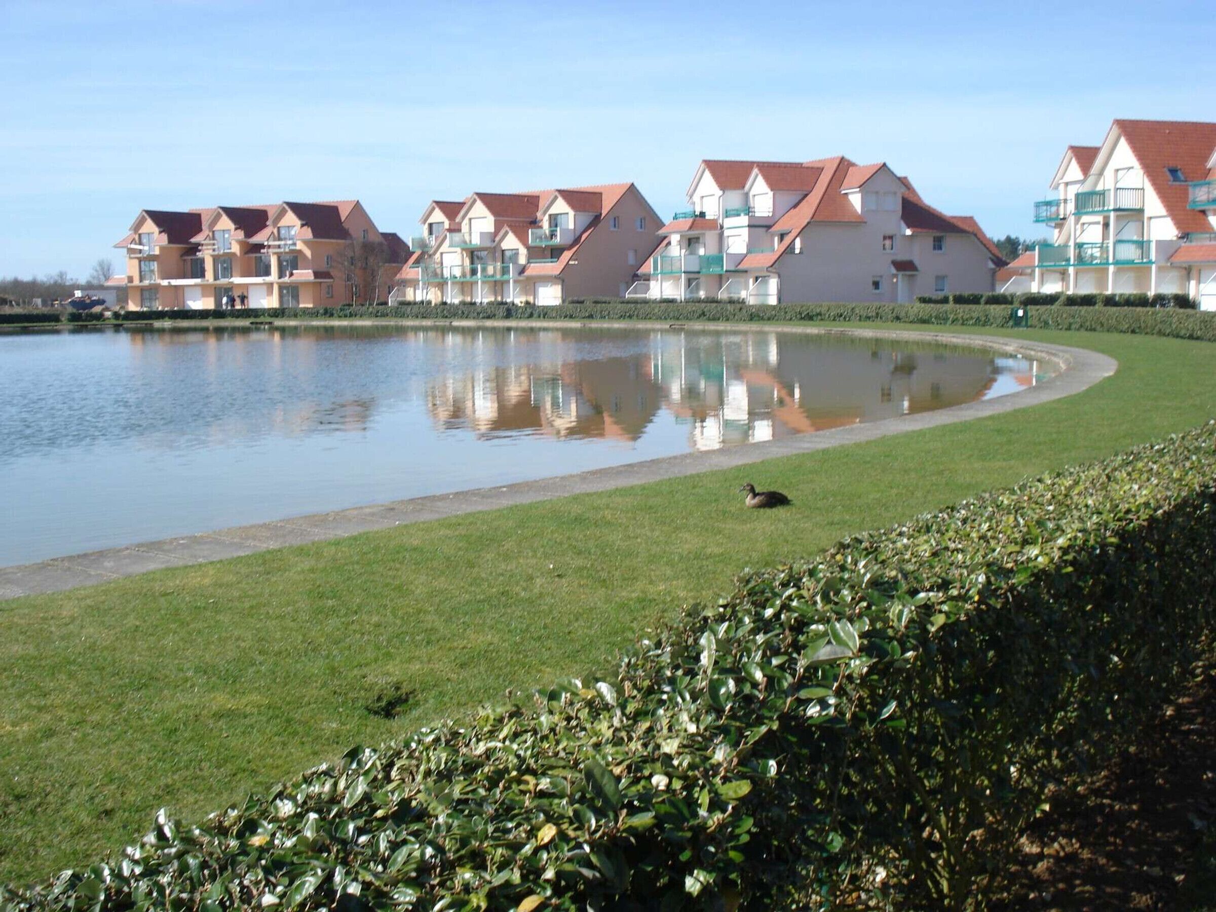 Cozy apartment with balcony and lake view in Merlimont