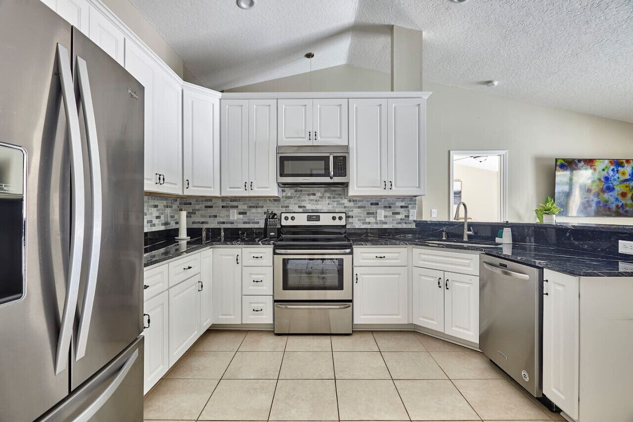 Lovely 3-Bedroom Home with Pool in Palm Bay!