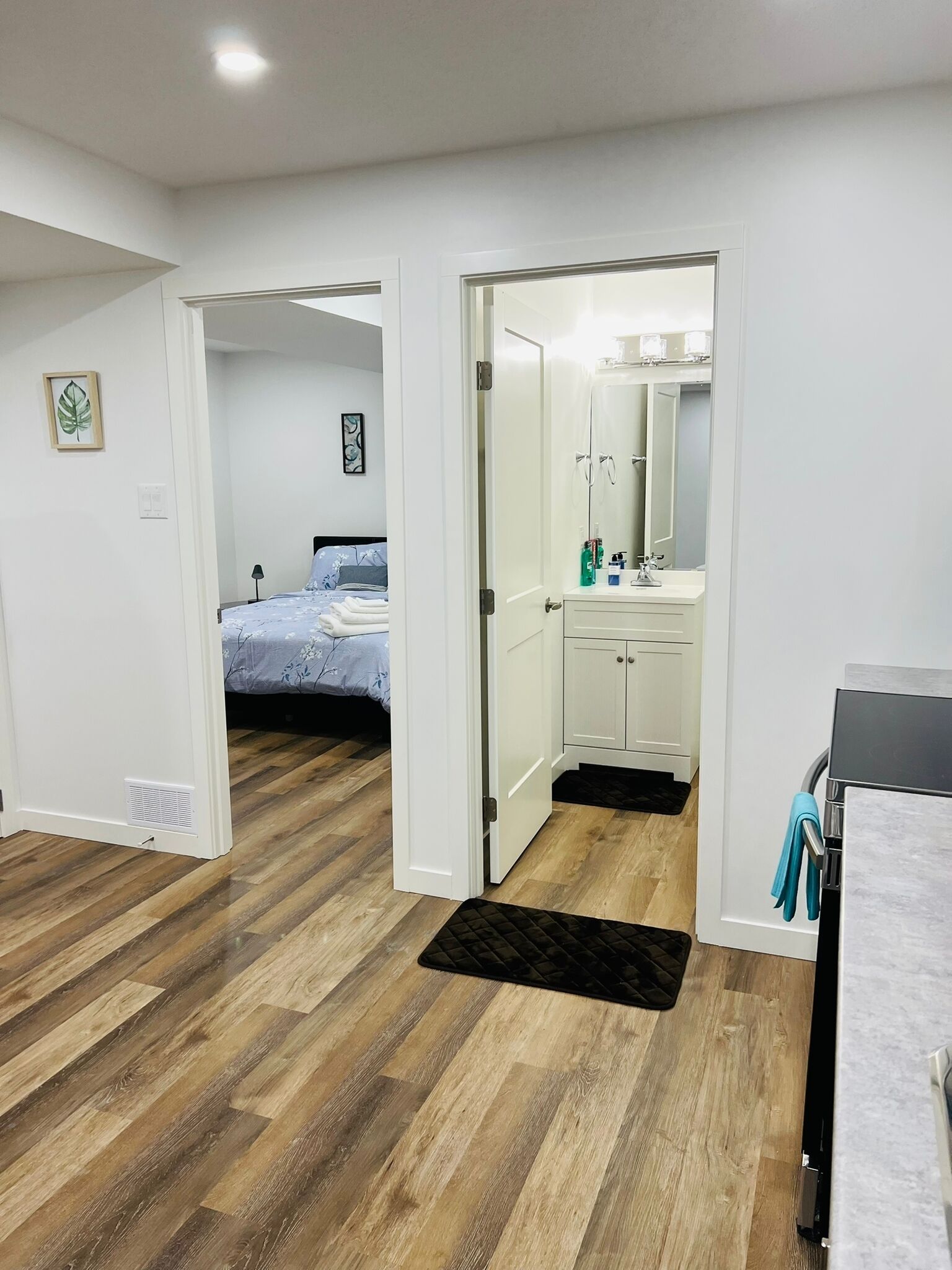 Private Guest Suite 1 Queen Bed 1 Bath