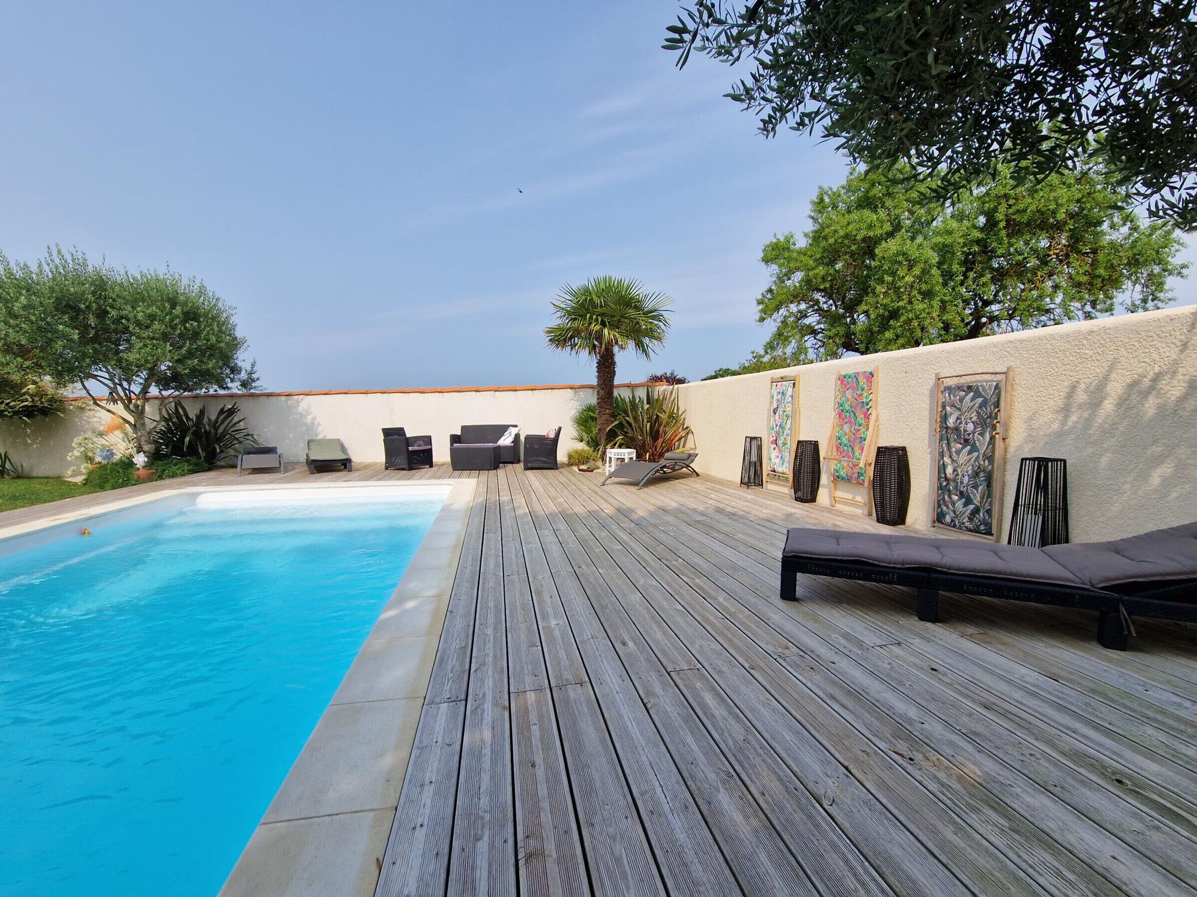 Coastal Villa in Angoulins with Pool, Close to La Rochelle & Beaches, Sleeps 6