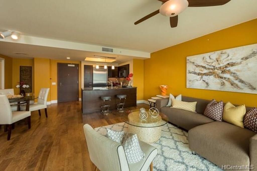 Elegant, modern condo in Waikiki