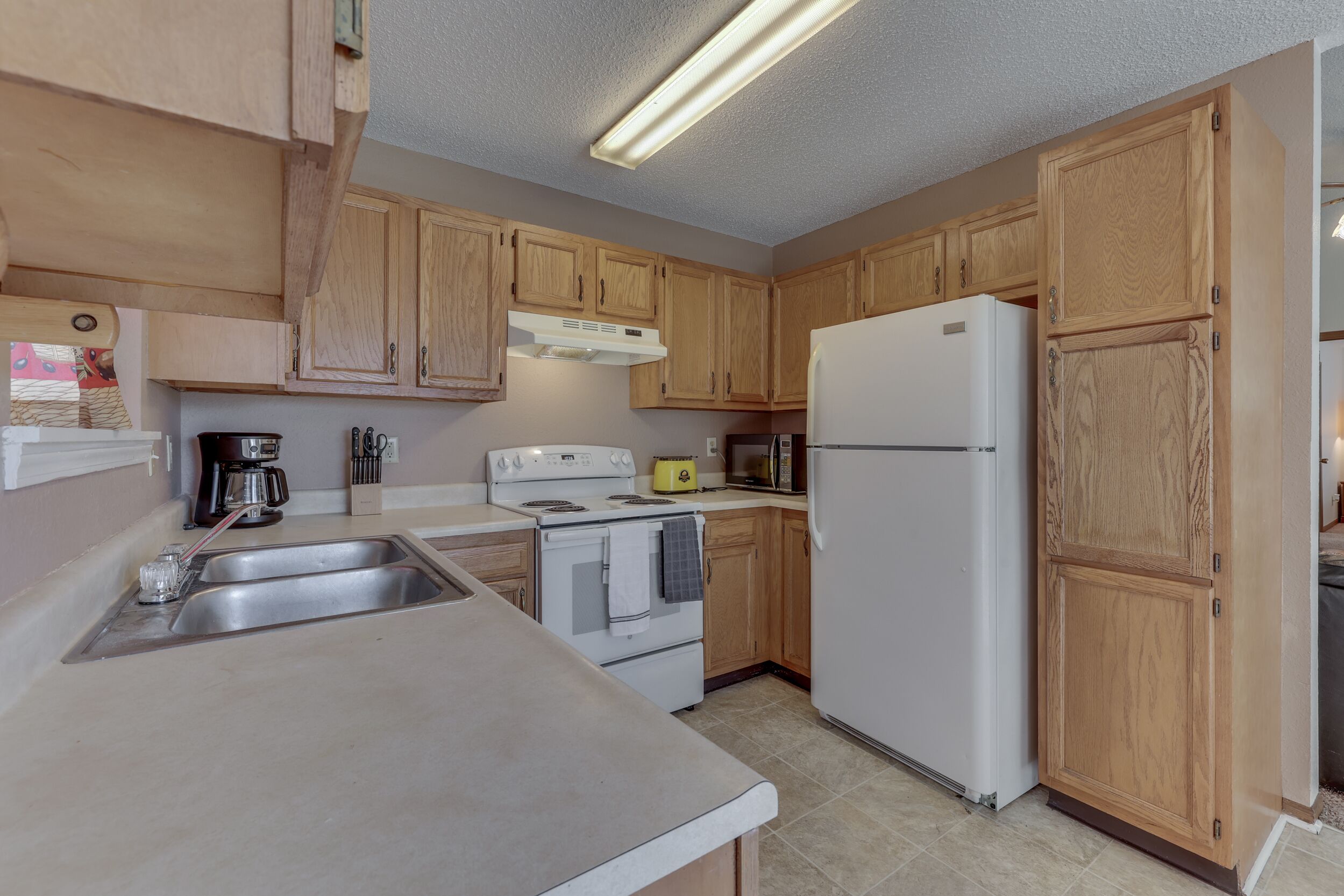 FALOLA ESTATES: Live in heaven on earth in our beautiful home