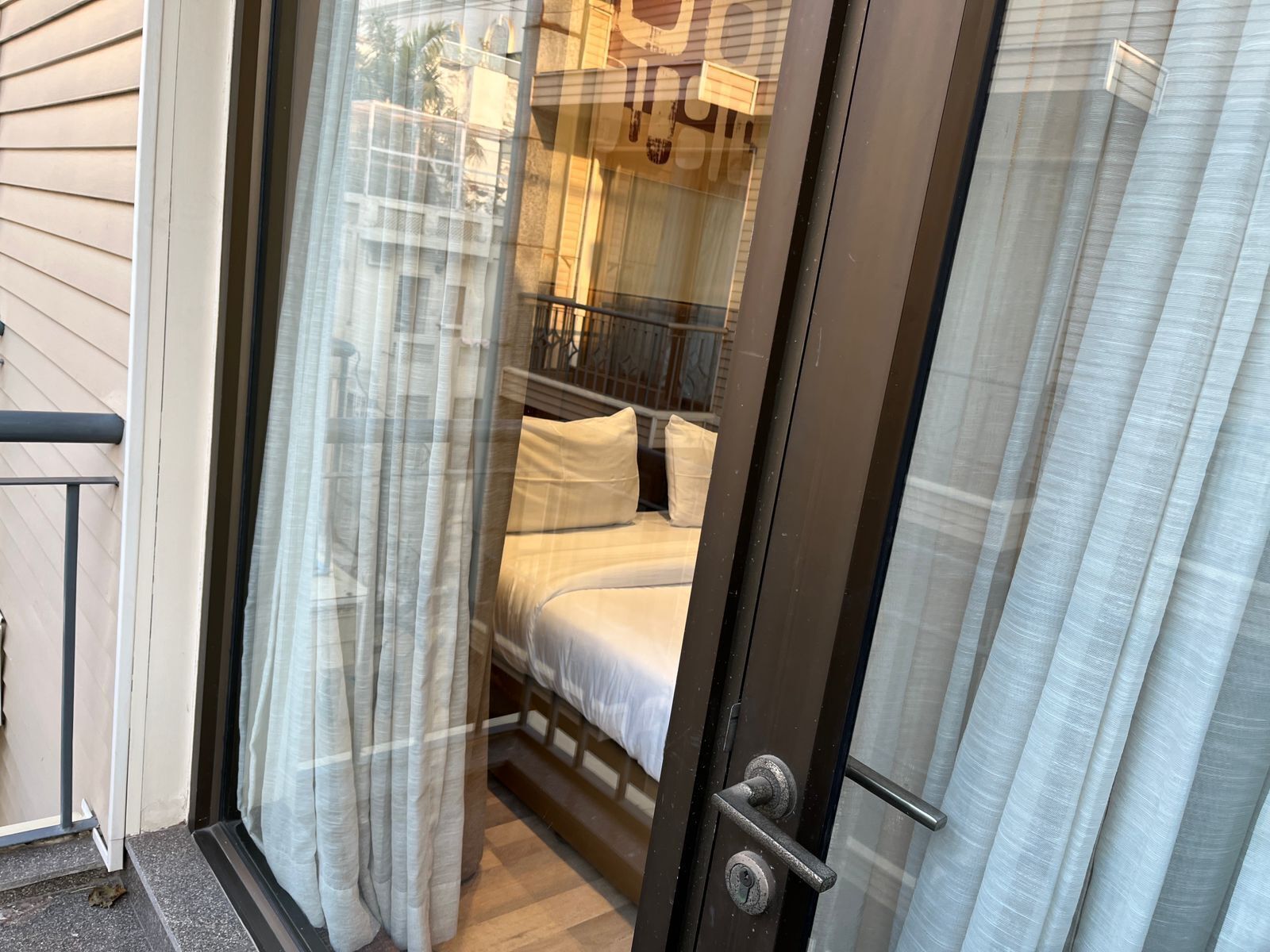 UDS Villa - Next to VFS, Walking to Connaught Place