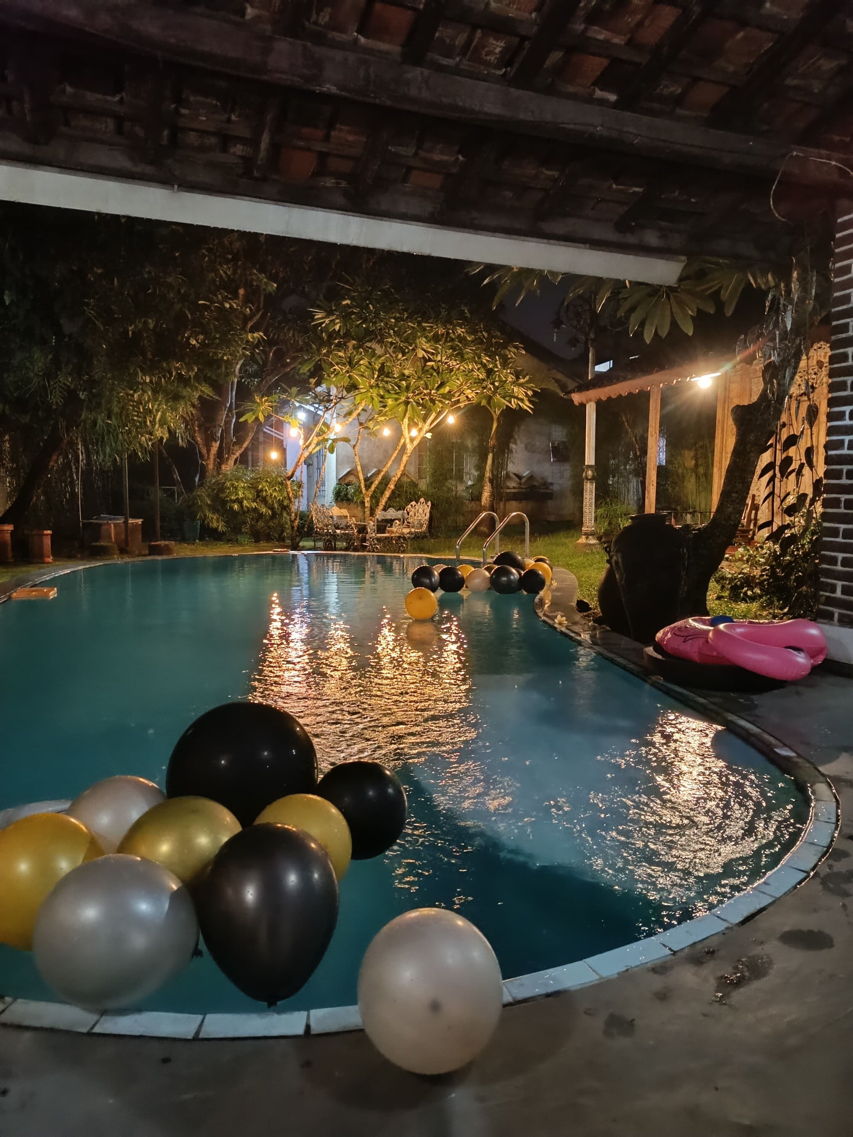 2BR Javanesse House inside the city. Cozy and affordable! Pet friendly